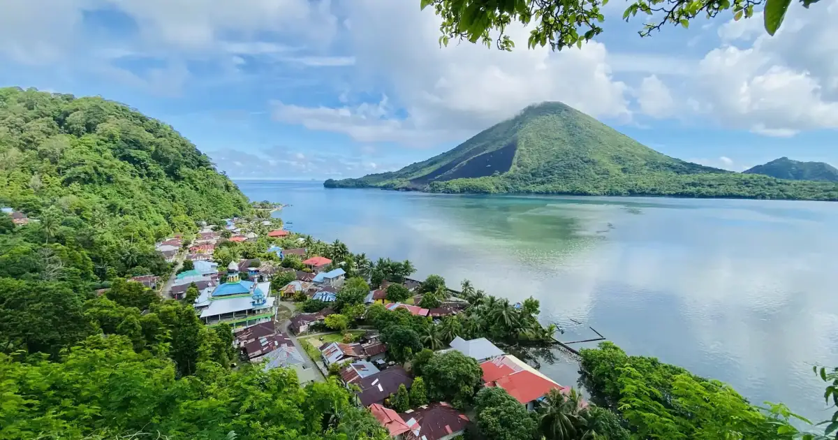 Gunung Api Banda Islands