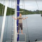 Raw travel on Ombak Putih in Raja Ampat