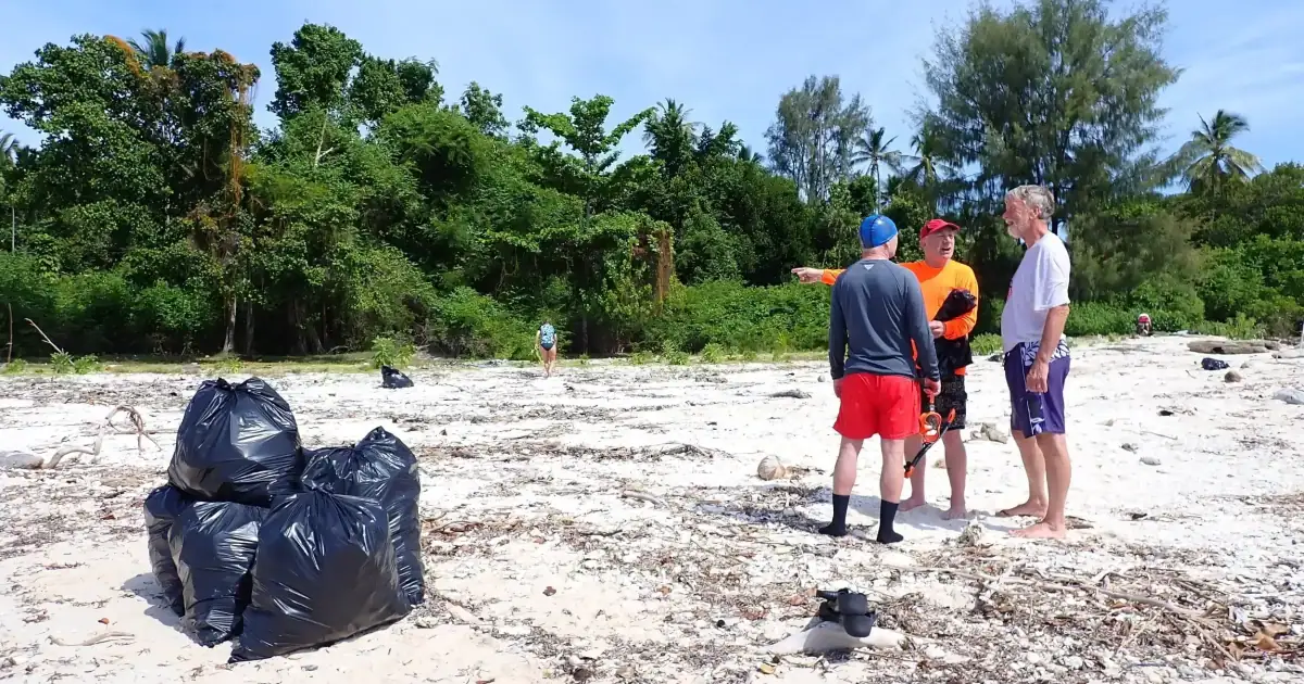 SeaTrek beach clean up