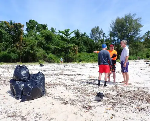SeaTrek beach clean up