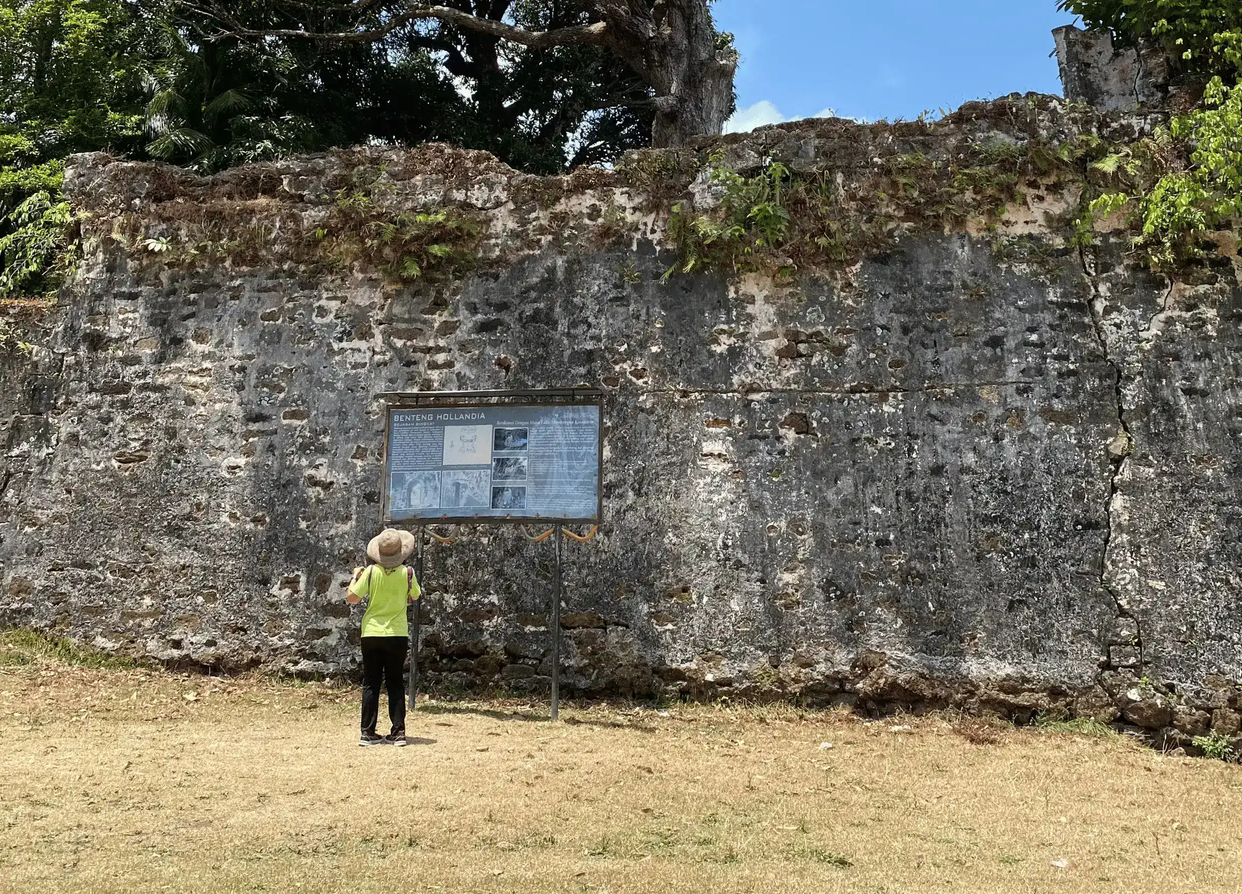 Fort Hollandia was one of the important spice island forts