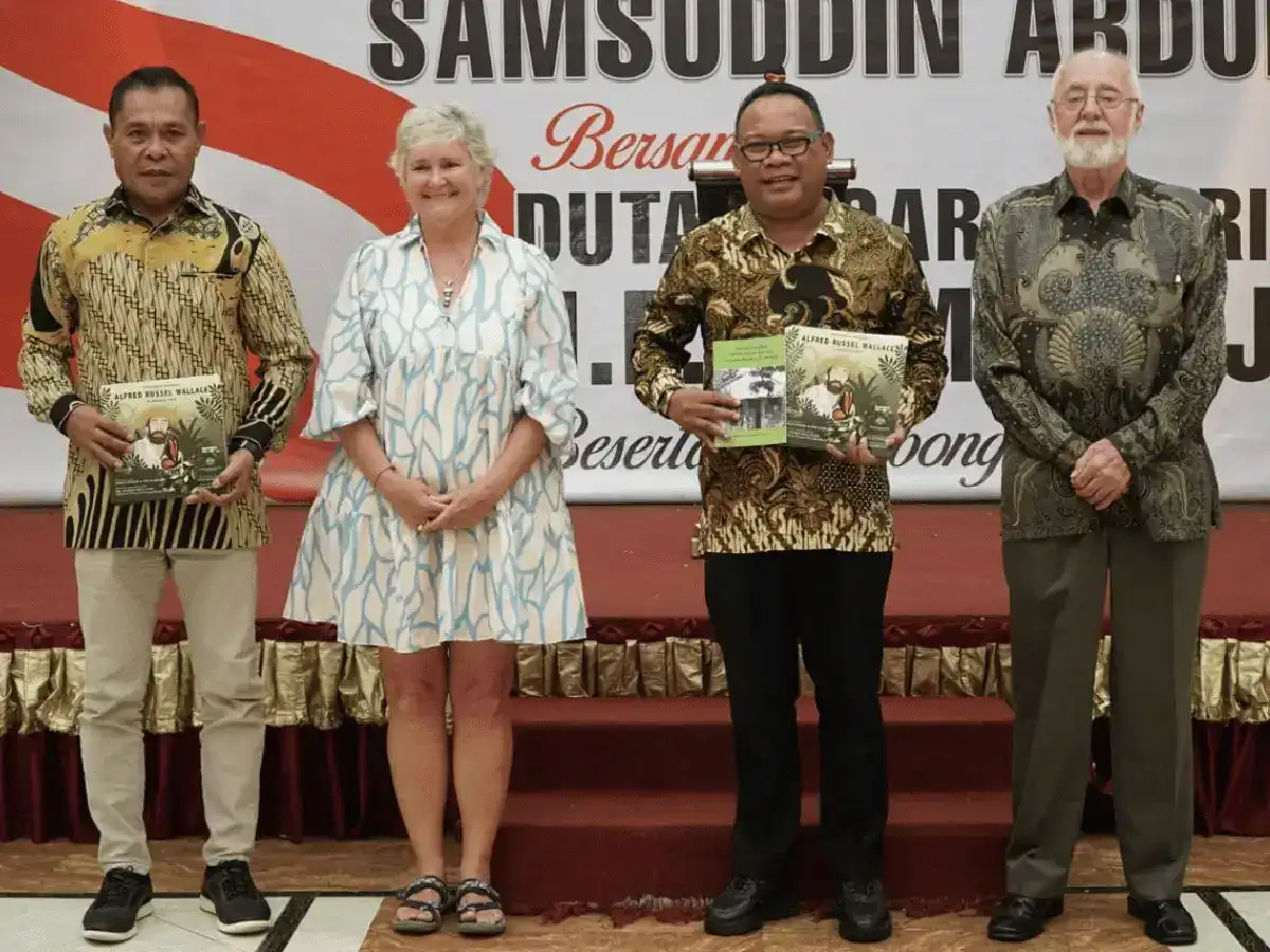 From left to right: Gov of Ternate, Jeni, Head of Maluku, and Nicholas.