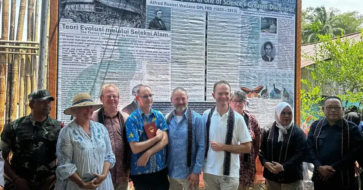 The Wallace plaque unveiling ceremony in Dodinga.