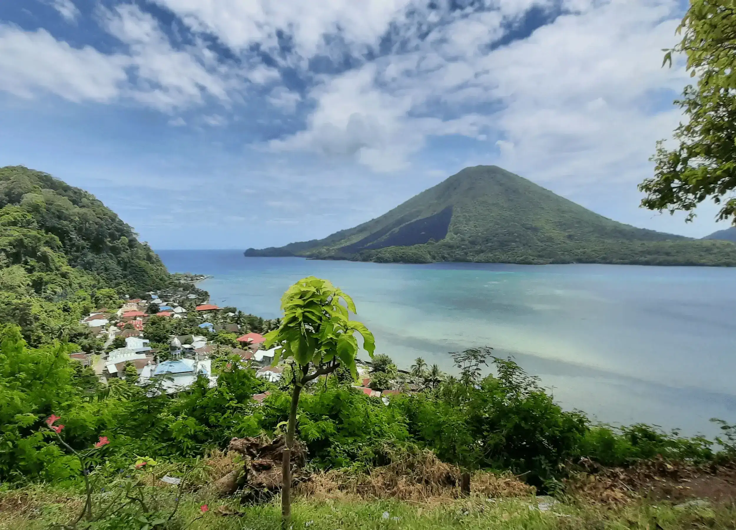 Banda Gunung Api view