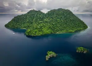 Ombak Putih with green island