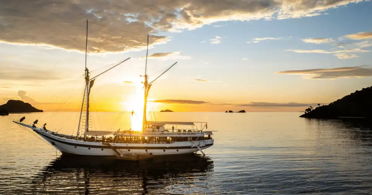 SeaTrek's Ombak Putih with sunset
