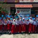 Maga and students of local school SeaTrek support