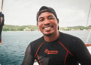 Arjulin local hero of giant clams