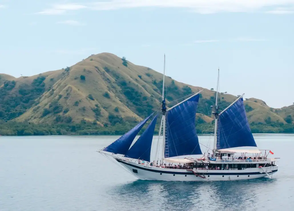 Ombak Putih around Komodo area