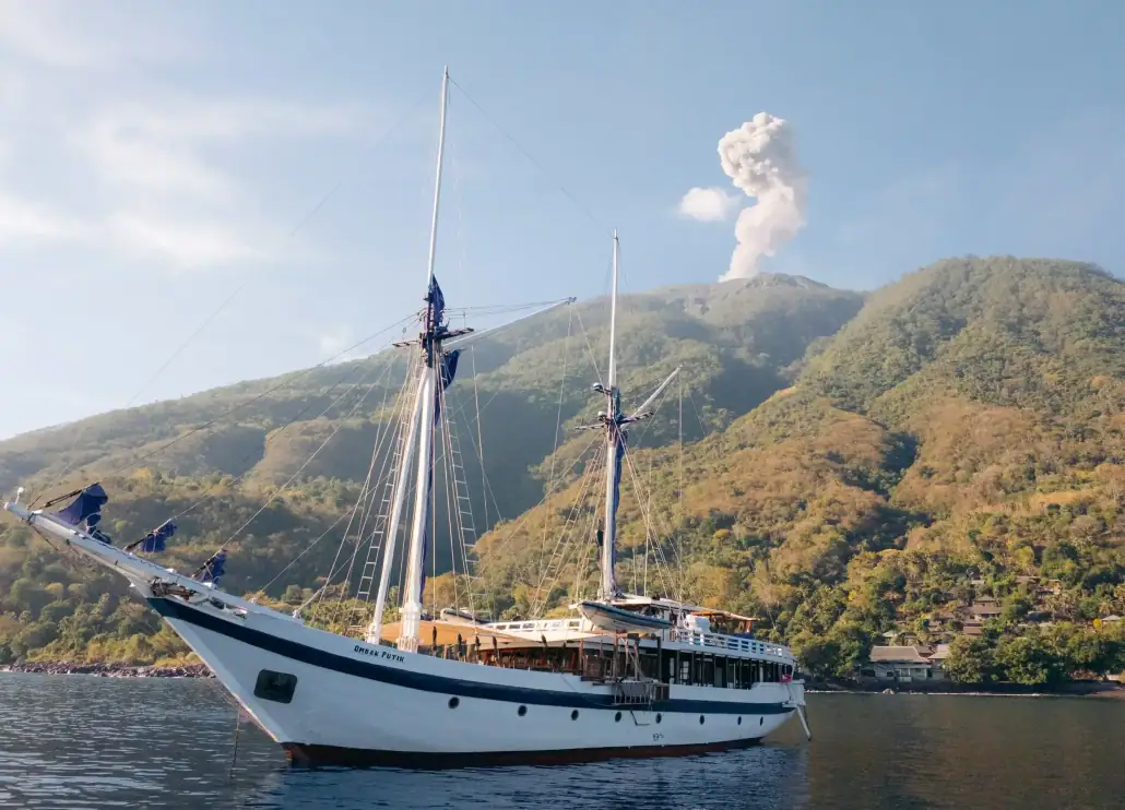 Ombak Putih at the Volcano Village Lembata