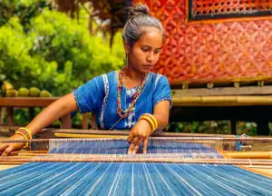 Textile Weaver in Watublapi