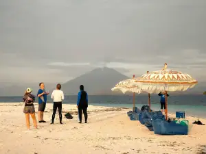 Ile Api volcano from the beach