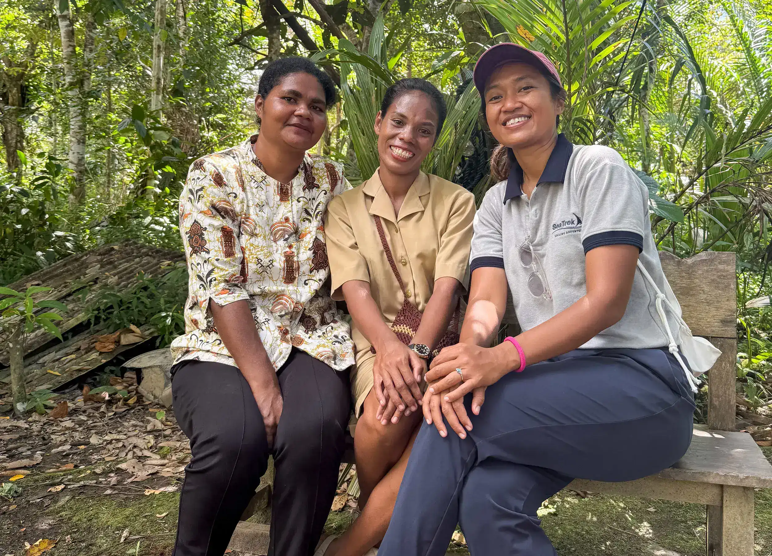 From the left: Ibu Dorkas, Ibu Olivia, and Sari.