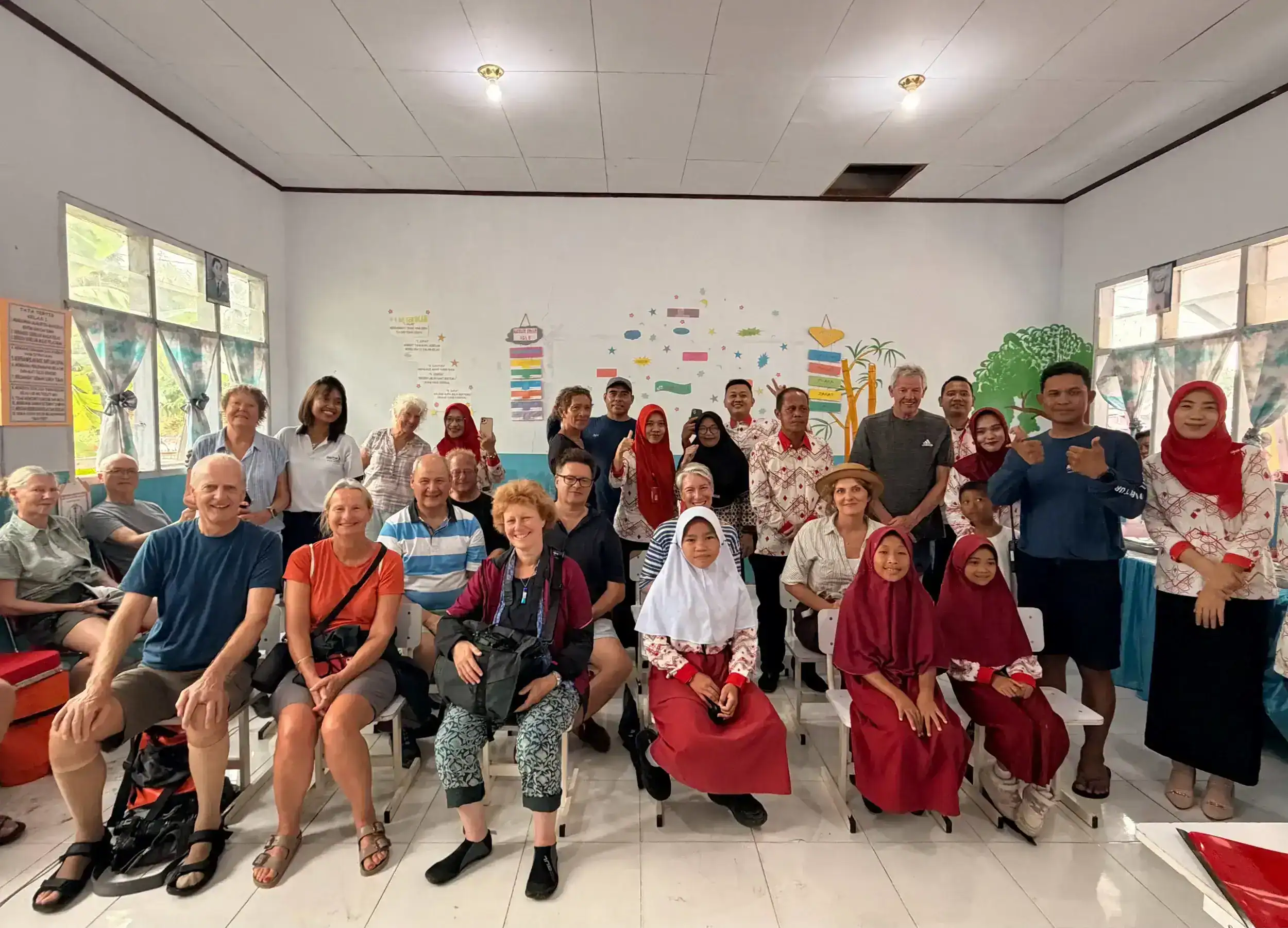 Group photo with people of Inosota