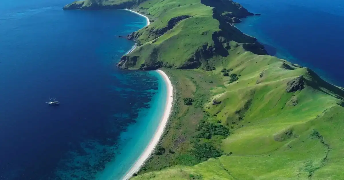 Ombak Putih in Komodo area drone shot